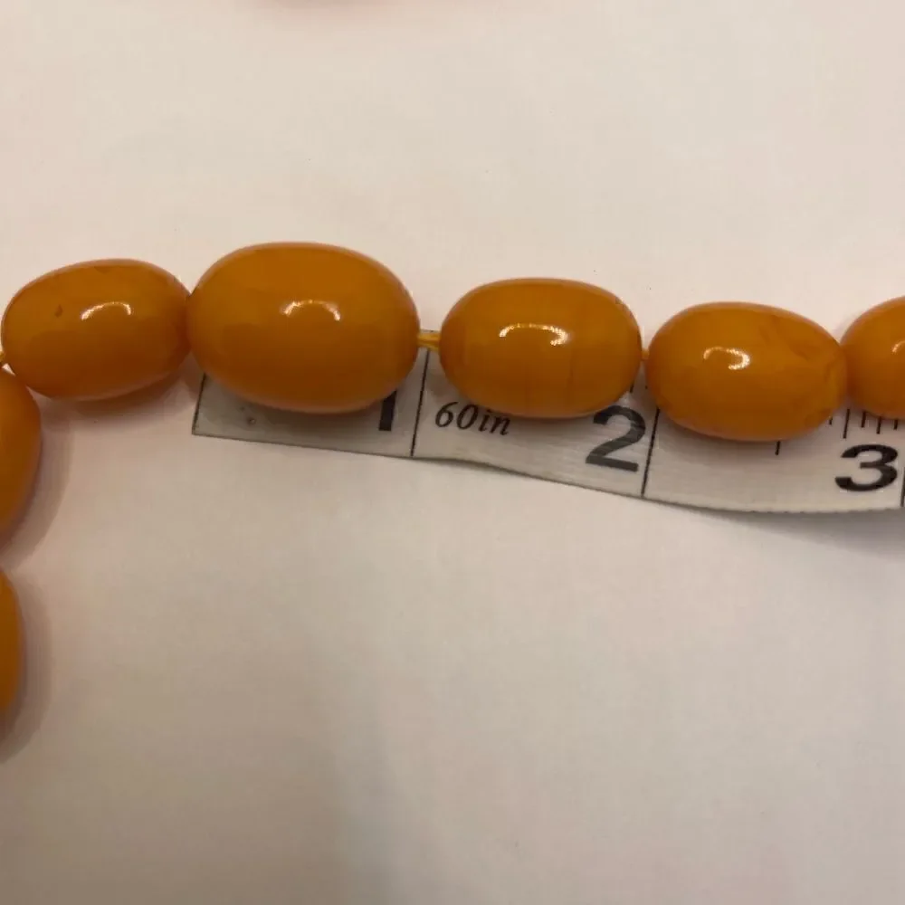 Vintage 1940 butterscotch Bakelite necklace